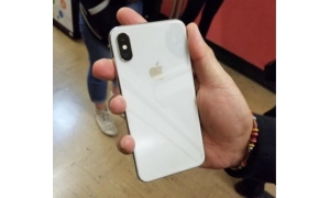 泄密达人分享两张 iPhone X 在旧金山的野外照