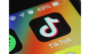 五个季度蝉联第一，TikTok下载量破纪录
