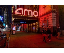 受疫情影响收入下滑 电影院巨头 AMC 计划接受 