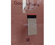 谷歌 Pixel 6/Pro 在纽约谷歌商店展出：Pro 版将配备