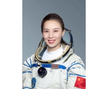 王亚平成中国首位出舱女航天员 成为中国第一个